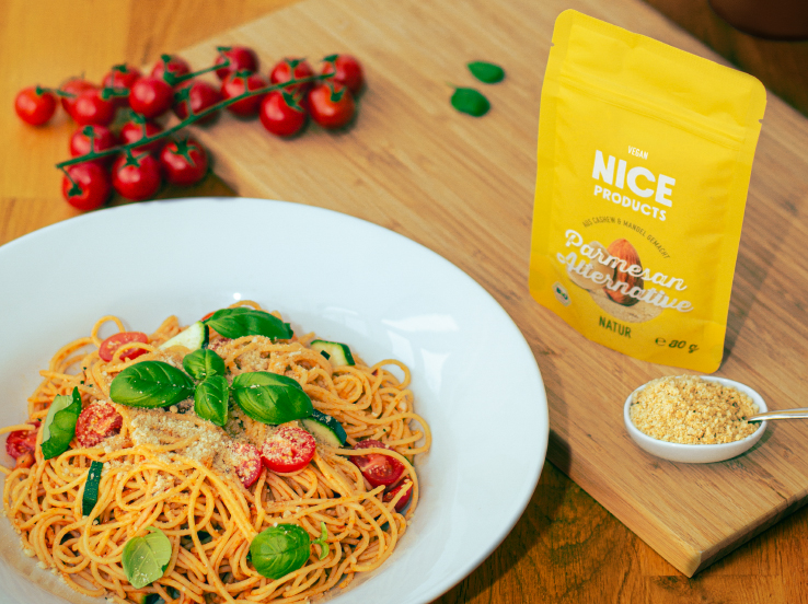 nice-products-parmesan-alternative-bio-vegan-mandel-cashew-02